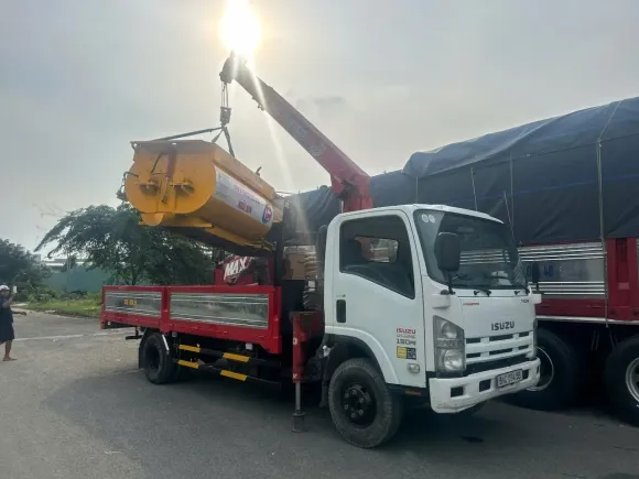 Thuê xe cẩu 10 tấn chở máy biến áp | Vận Tải Hữu Nguyên