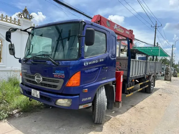 Thuê xe cẩu 10 tấn chở máy biến áp | Vận Tải Hữu Nguyên