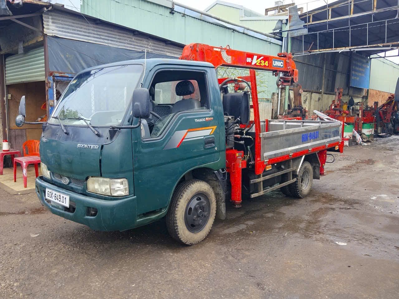 Thuê xe cẩu 10 tấn chở máy biến áp | Vận Tải Hữu Nguyên